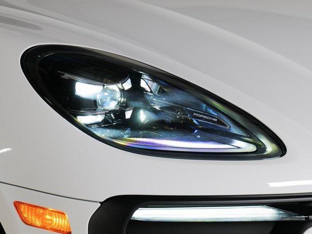 Photo of 2025 White Porsche Macan