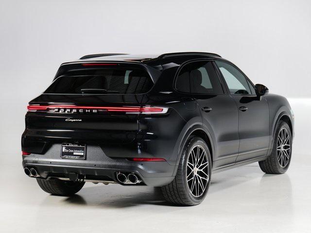 Photo of 2025 Chrome Porsche Cayenne
