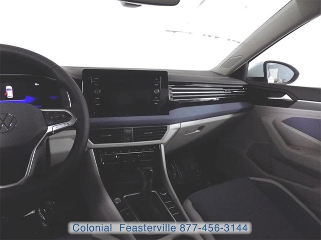 Photo of 2025 Opal White Pearl Effect Volkswagen Jetta