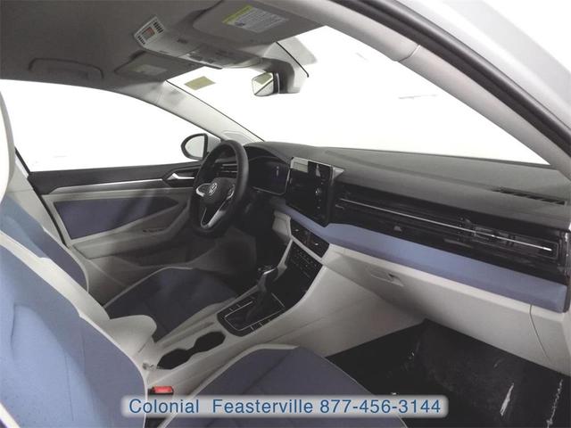 Photo of 2025 Opal White Pearl Effect Volkswagen Jetta