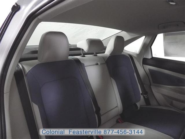Photo of 2025 Opal White Pearl Effect Volkswagen Jetta