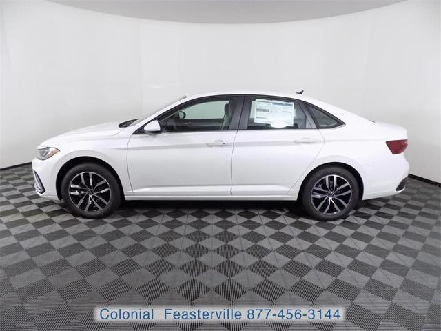 Photo of 2025 Opal White Pearl Effect Volkswagen Jetta