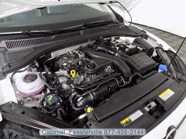 Photo of 2025 Opal White Pearl Effect Volkswagen Jetta