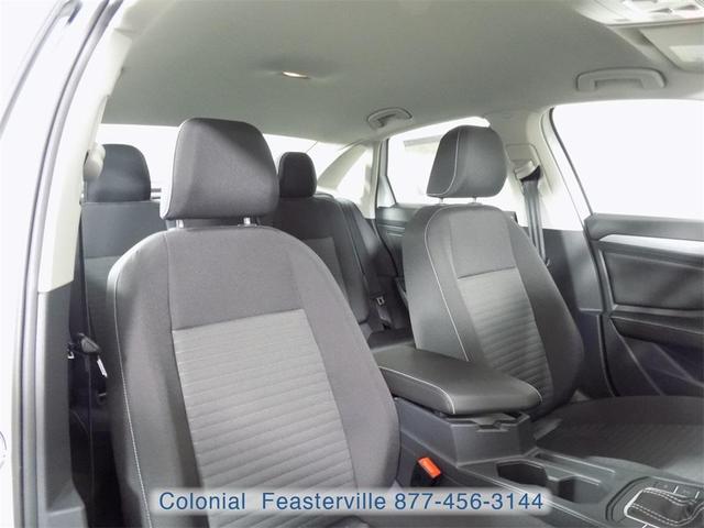 Photo of 2025 Pure White Volkswagen Jetta