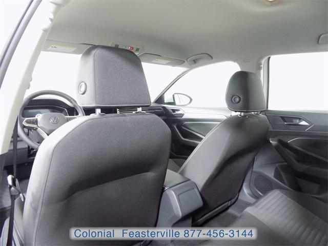 Photo of 2025 Pure White Volkswagen Jetta