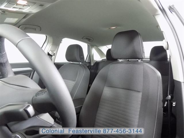 Photo of 2025 Pure White Volkswagen Jetta