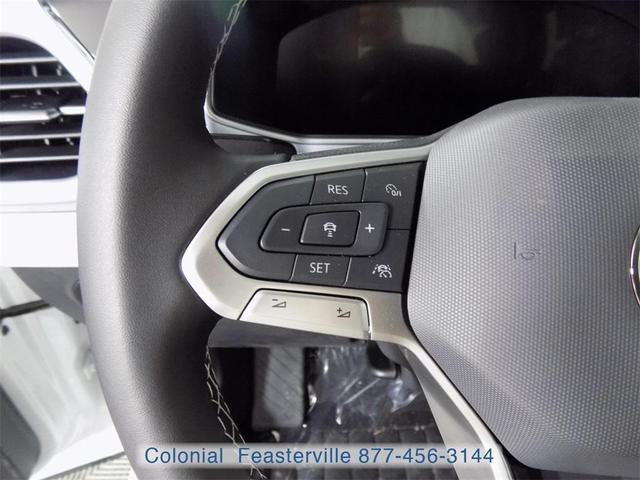 Photo of 2025 Pure White Volkswagen Taos