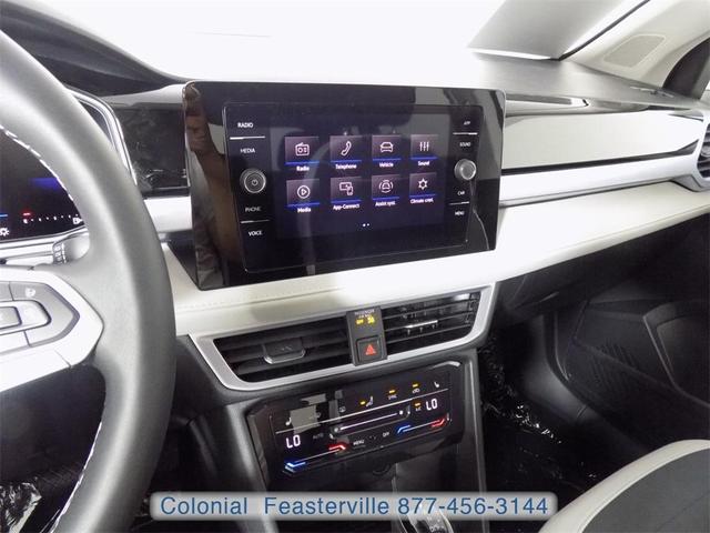 Photo of 2025 Pure White Volkswagen Taos