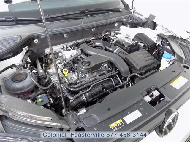 Photo of 2025 Pure White Volkswagen Taos