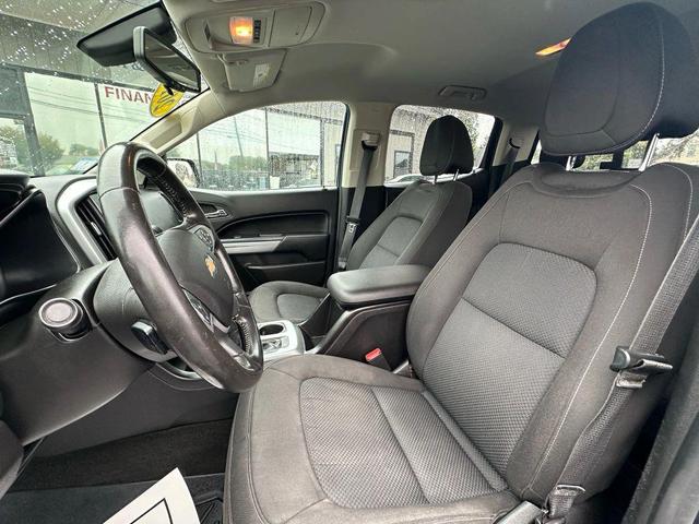 Photo of 2016 Cyber Gray Metallic Chevrolet Colorado
