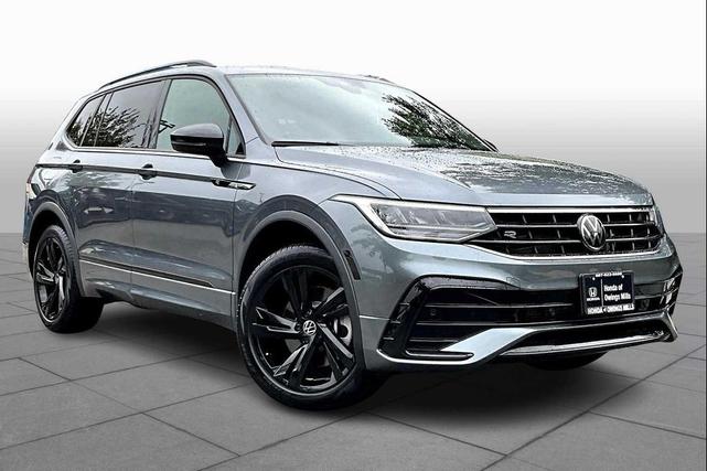 Photo of 2024 Platinum Gray Metallic Volkswagen Tiguan