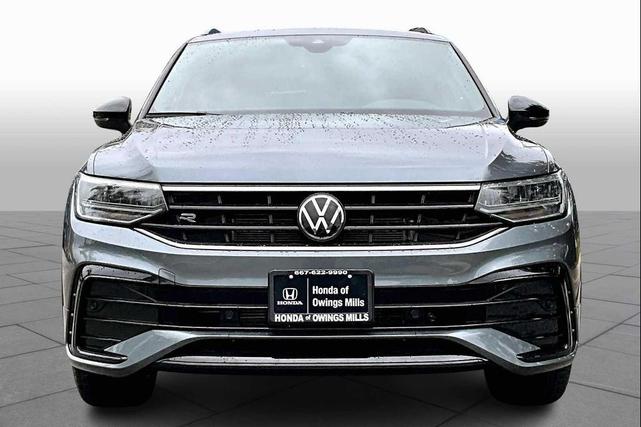 Photo of 2024 Platinum Gray Metallic Volkswagen Tiguan