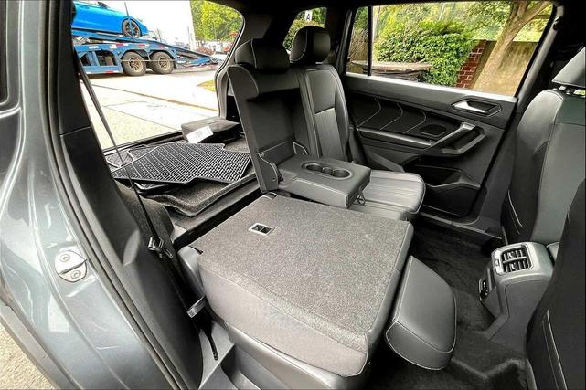 Photo of 2024 Platinum Gray Metallic Volkswagen Tiguan