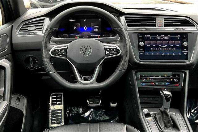 Photo of 2024 Platinum Gray Metallic Volkswagen Tiguan