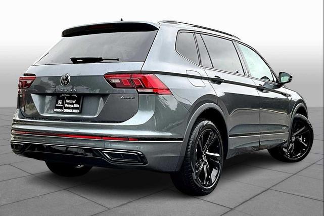 Photo of 2024 Platinum Gray Metallic Volkswagen Tiguan