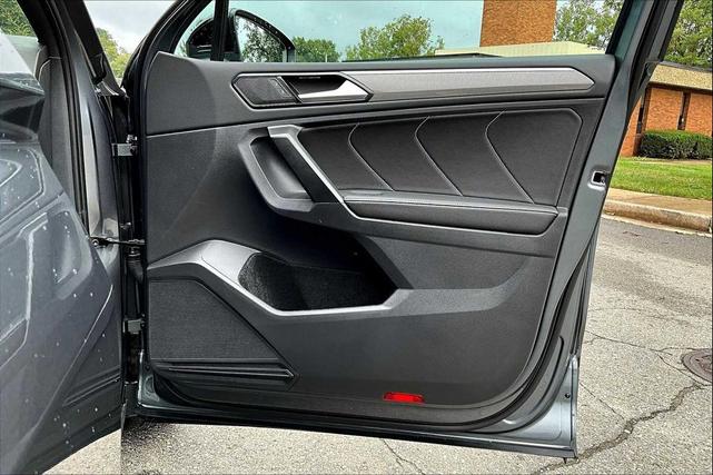 Photo of 2024 Platinum Gray Metallic Volkswagen Tiguan