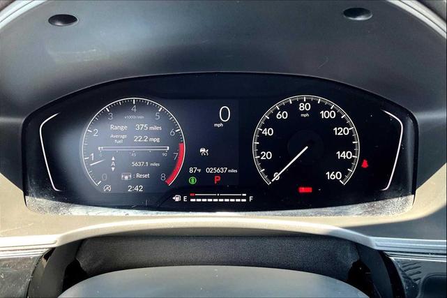 Photo of 2023 Platinum White Pearl Honda Civic