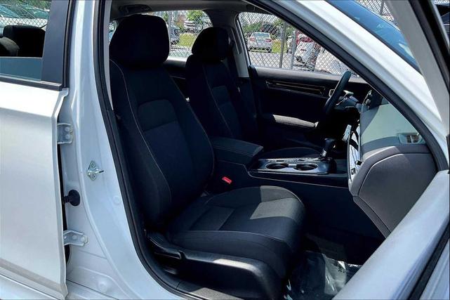 Photo of 2023 Platinum White Pearl Honda Civic