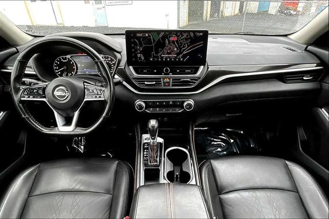 Photo of 2023 Brilliant Silver Metallic Nissan Altima