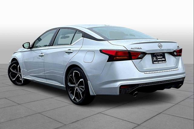 Photo of 2023 Brilliant Silver Metallic Nissan Altima