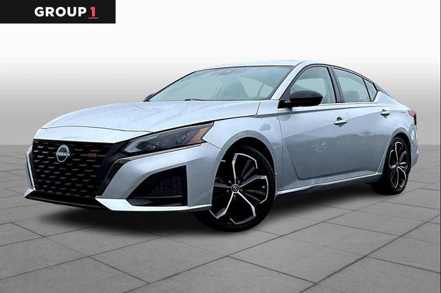 Photo of 2023 Brilliant Silver Metallic Nissan Altima