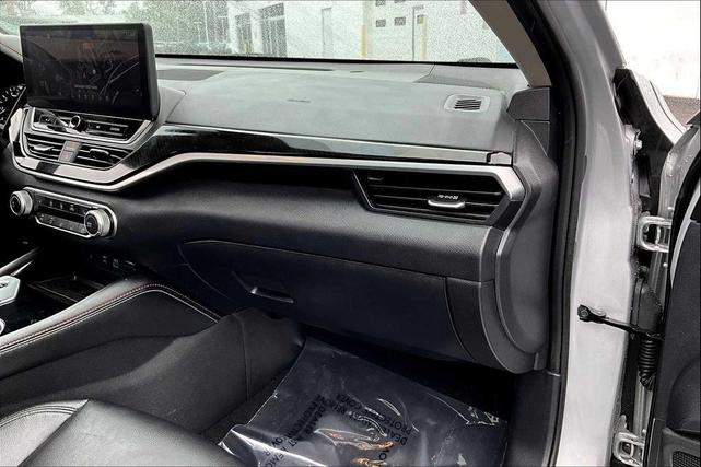 Photo of 2023 Brilliant Silver Metallic Nissan Altima