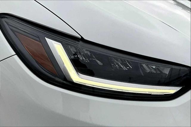 Photo of 2023 Platinum White Pearl Honda HR-V