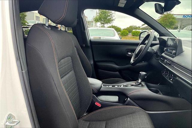 Photo of 2023 Platinum White Pearl Honda HR-V
