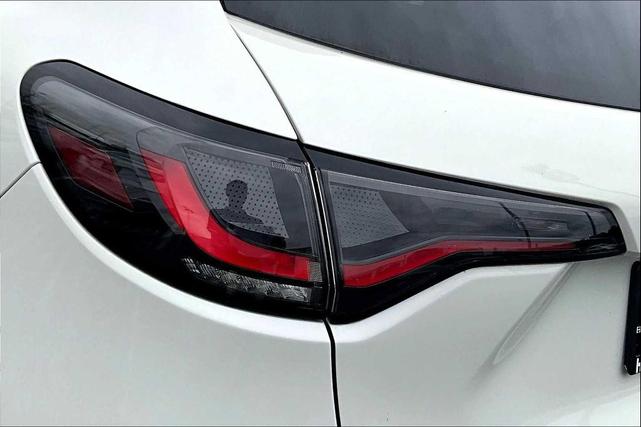 Photo of 2023 Platinum White Pearl Honda HR-V