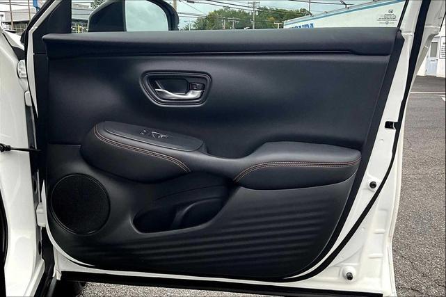 Photo of 2023 Platinum White Pearl Honda HR-V