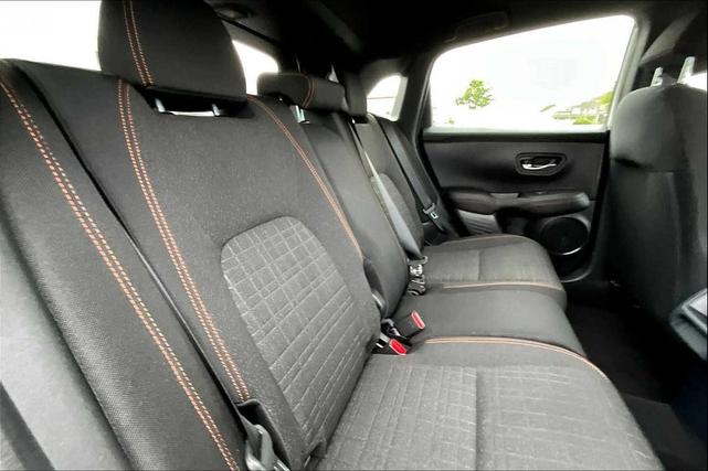 Photo of 2023 Platinum White Pearl Honda HR-V