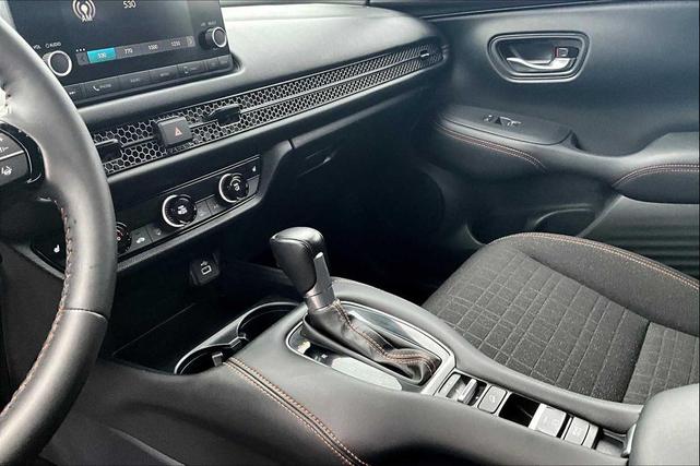 Photo of 2023 Platinum White Pearl Honda HR-V