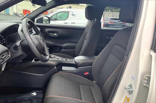 Photo of 2023 Platinum White Pearl Honda HR-V