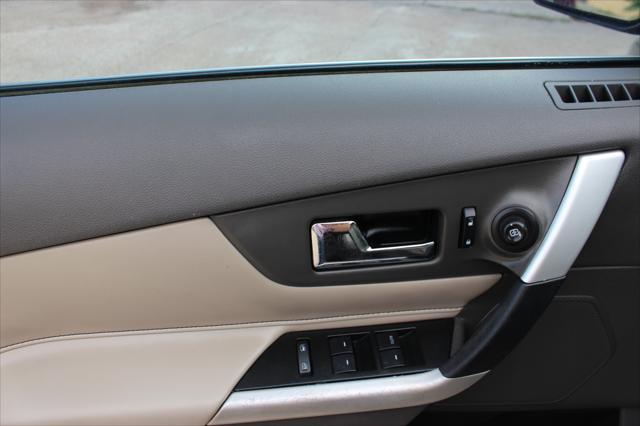 Photo of 2013 Tuxedo Black Metallic Ford Edge