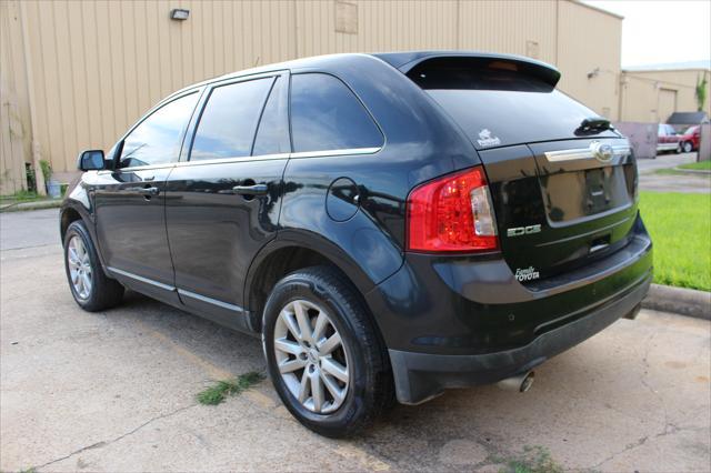 Photo of 2013 Tuxedo Black Metallic Ford Edge