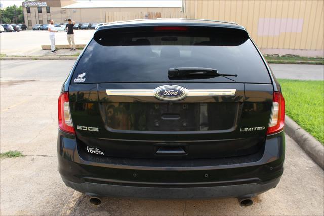 Photo of 2013 Tuxedo Black Metallic Ford Edge