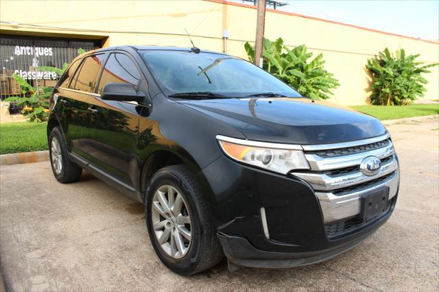 Photo of 2013 Tuxedo Black Metallic Ford Edge