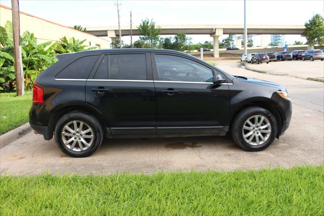 Photo of 2013 Tuxedo Black Metallic Ford Edge