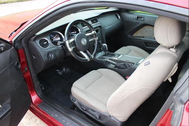Photo of 2014 Red Ford Mustang