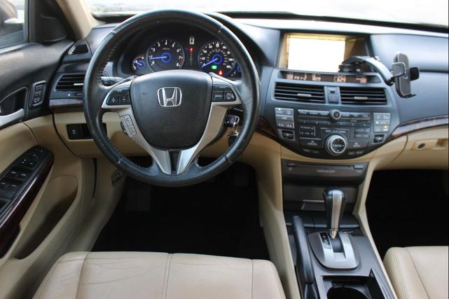 Photo of 2012 White Diamond Pearl Honda Crosstour