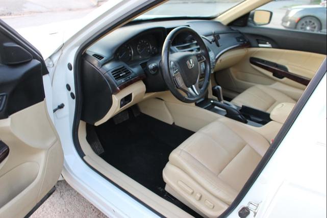 Photo of 2012 White Diamond Pearl Honda Crosstour