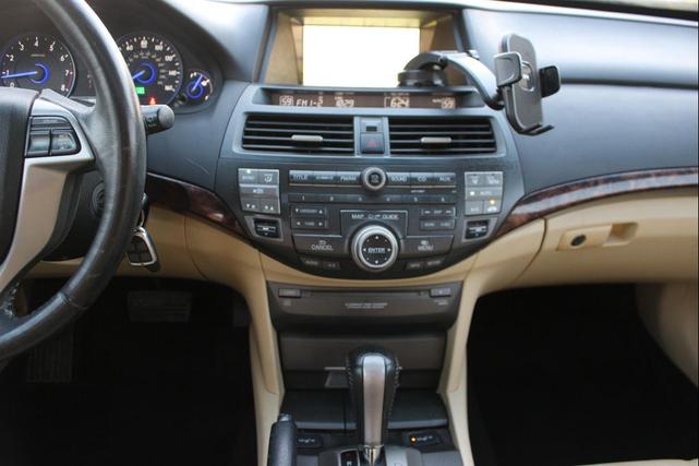 Photo of 2012 White Diamond Pearl Honda Crosstour