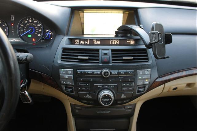 Photo of 2012 White Diamond Pearl Honda Crosstour
