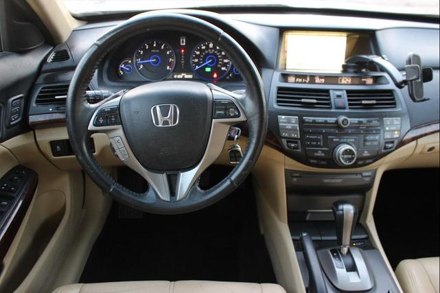 Photo of 2012 White Diamond Pearl Honda Crosstour