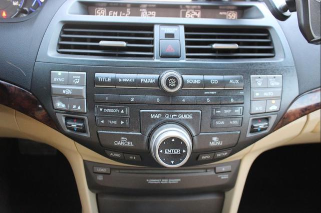 Photo of 2012 White Diamond Pearl Honda Crosstour