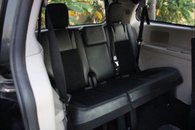 Photo of 2014 True Blue Pearlcoat Dodge Grand Caravan