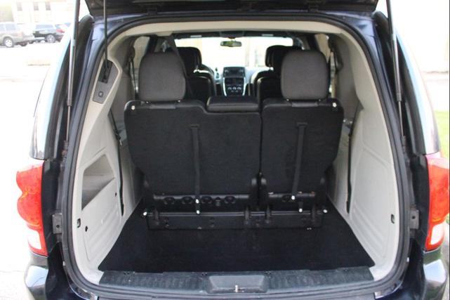 Photo of 2014 True Blue Pearlcoat Dodge Grand Caravan