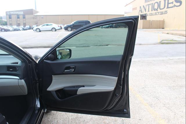 Photo of 2016 Graphite Luster Metallic Acura ILX