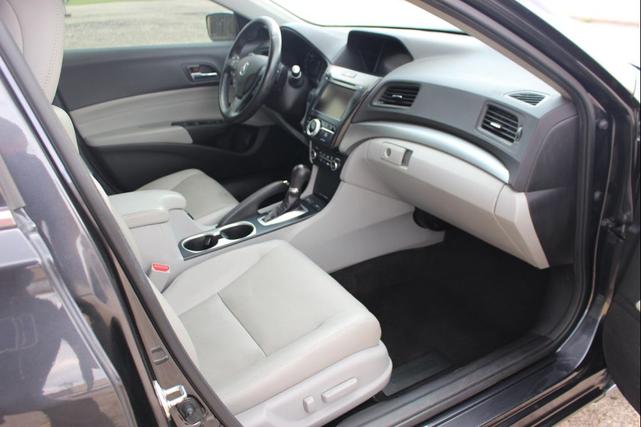 Photo of 2016 Graphite Luster Metallic Acura ILX