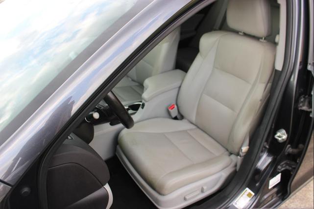 Photo of 2016 Graphite Luster Metallic Acura ILX
